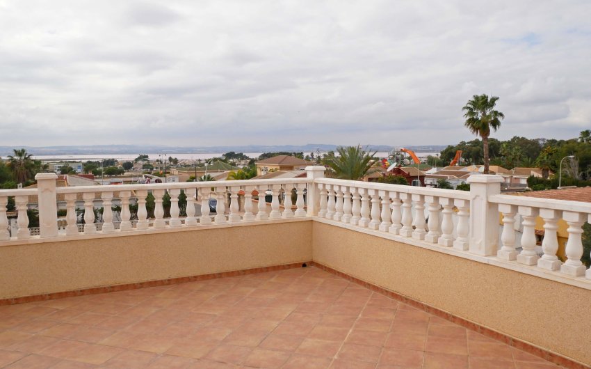 Herverkoop - Villa -
Torrevieja - El Chaparral