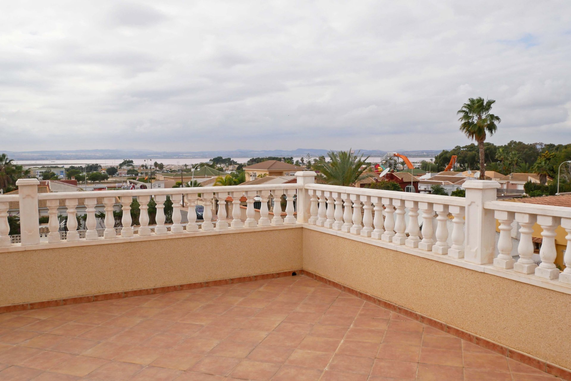 Herverkoop - Villa -
Torrevieja - El Chaparral