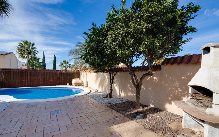 Herverkoop - Villa -
Torrevieja - La Siesta - El Salado - Torreta