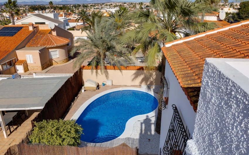 Herverkoop - Villa -
Torrevieja - La Siesta - El Salado - Torreta