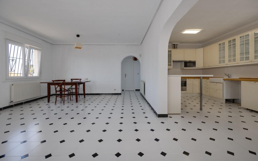 Herverkoop - Villa -
Torrevieja - La Siesta - El Salado - Torreta