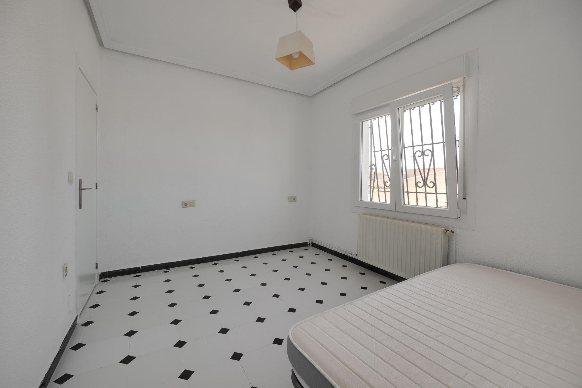 Herverkoop - Villa -
Torrevieja - La Siesta - El Salado - Torreta