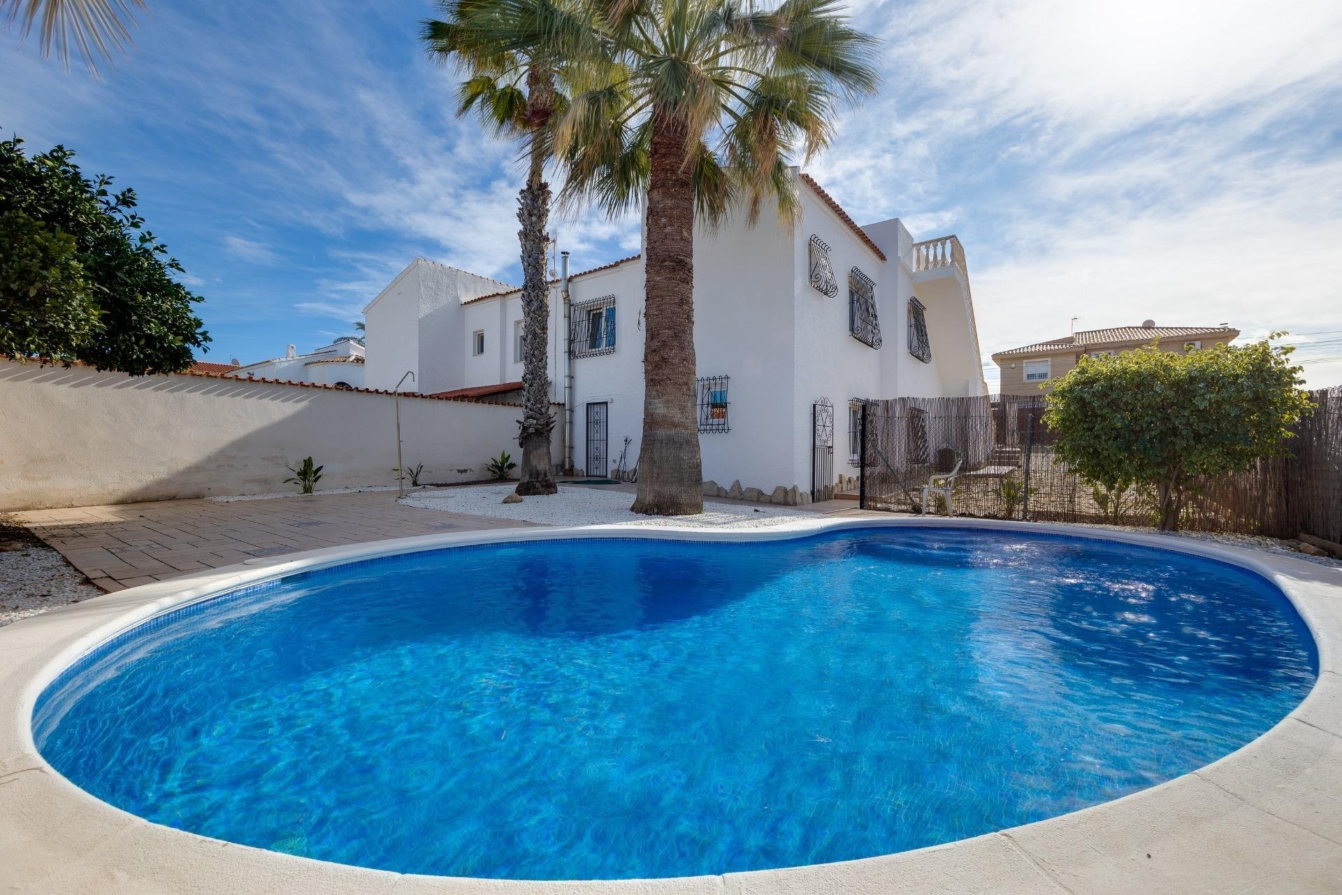 Herverkoop - Villa -
Torrevieja - La Siesta - El Salado - Torreta