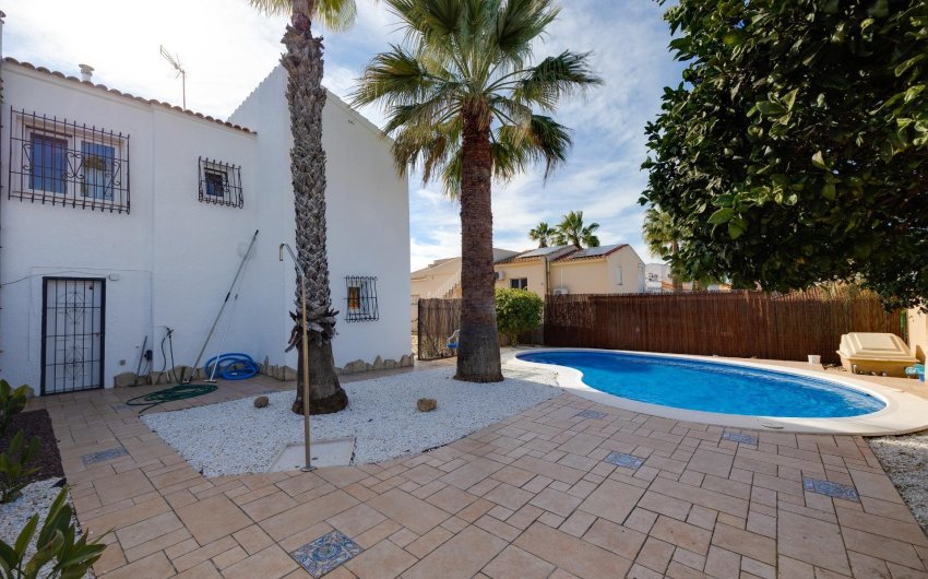 Herverkoop - Villa -
Torrevieja - La Siesta - El Salado - Torreta