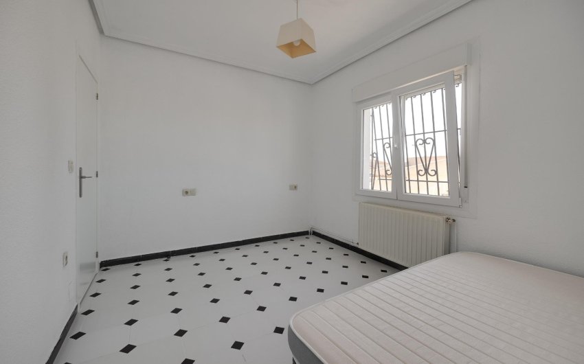 Herverkoop - Villa -
Torrevieja - La Siesta - El Salado - Torreta