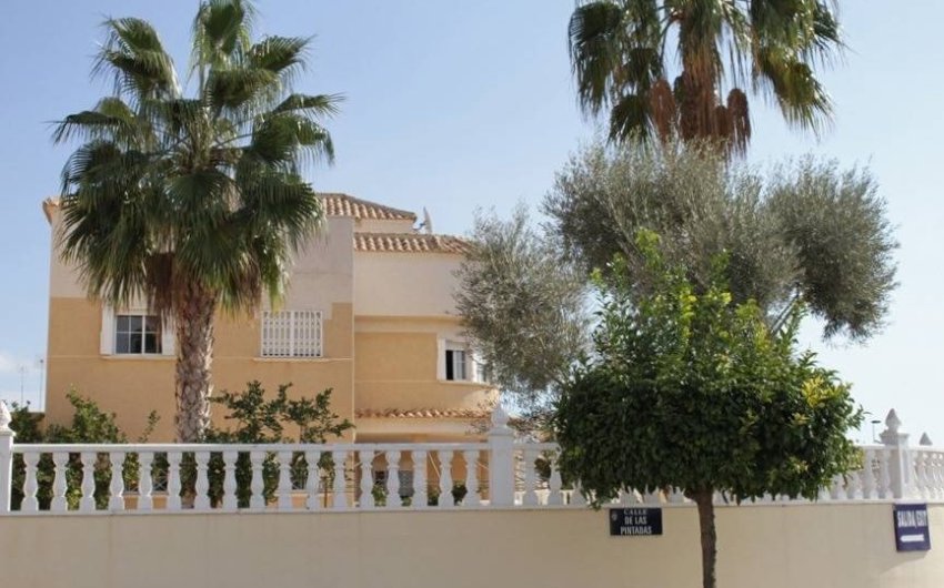 Herverkoop - Villa -
Torrevieja - La Siesta - El Salado - Torreta