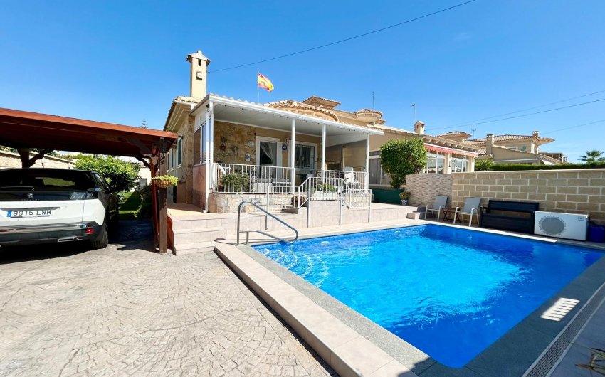 Herverkoop - Villa -
Torrevieja - La Siesta