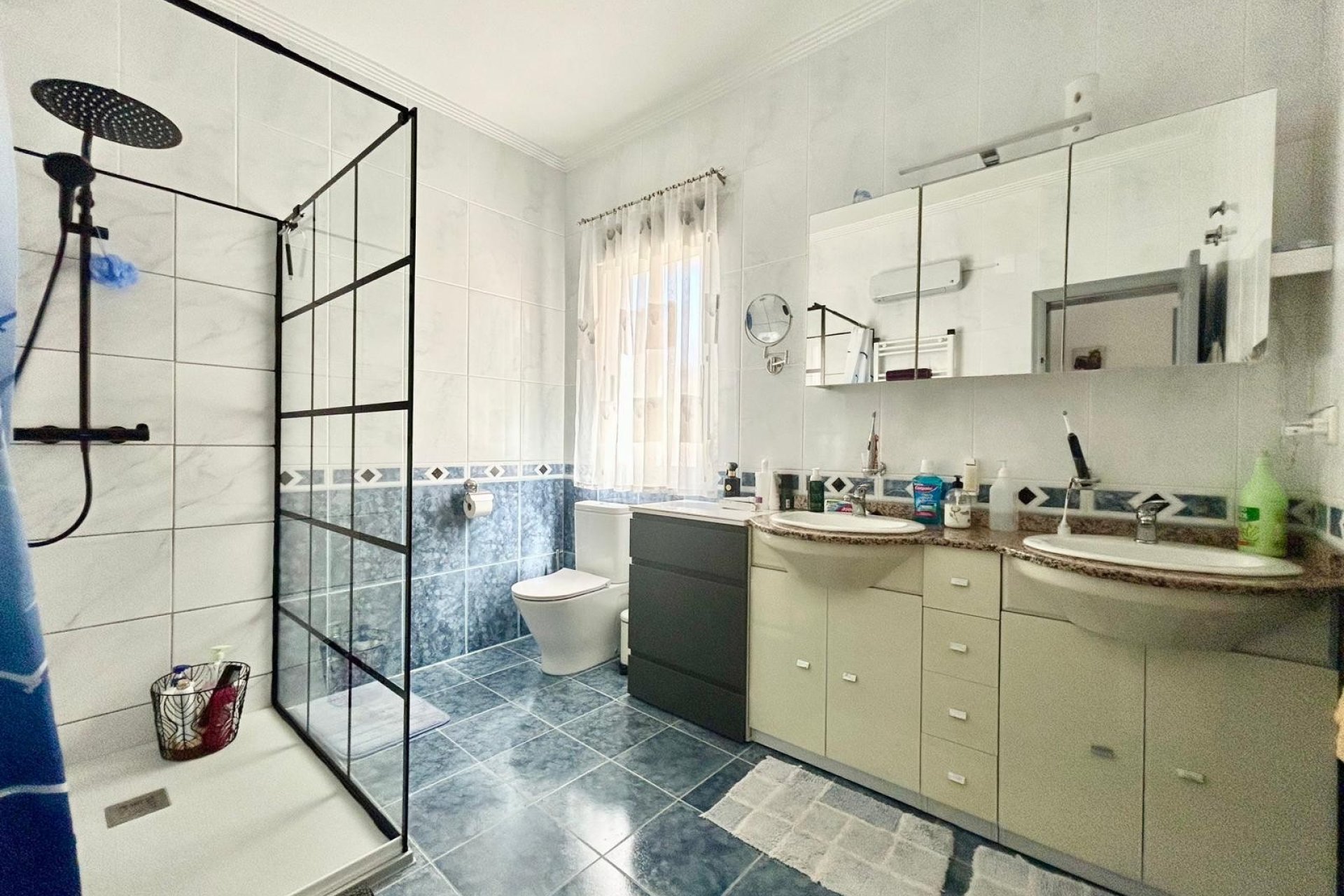 Herverkoop - Villa -
Torrevieja - La Siesta