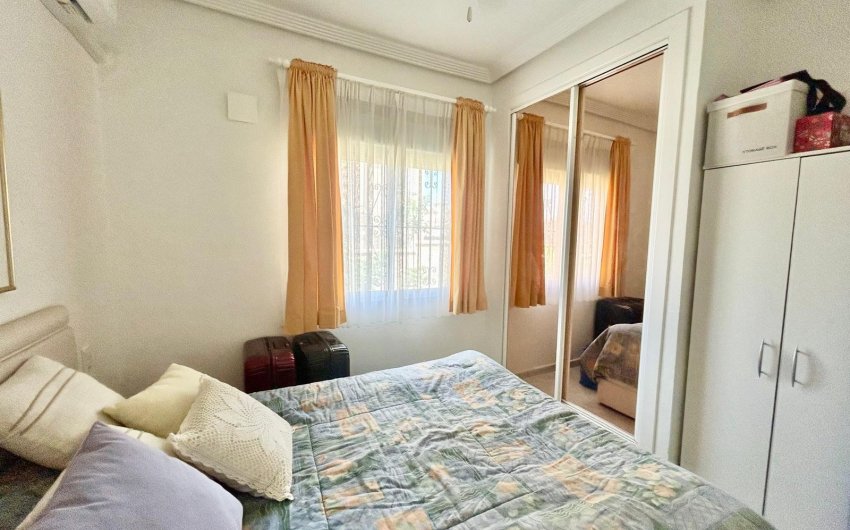 Herverkoop - Villa -
Torrevieja - La Siesta