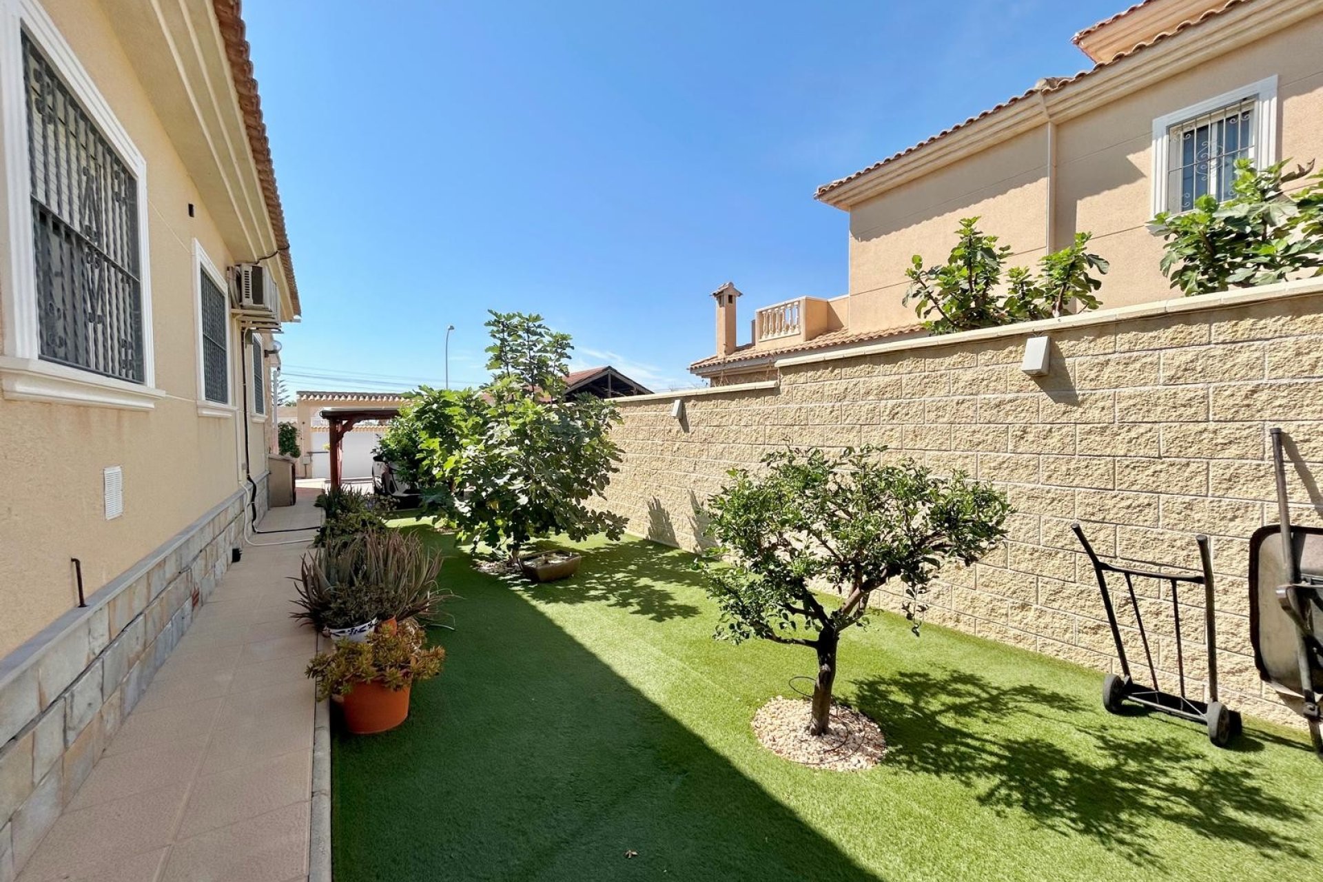 Herverkoop - Villa -
Torrevieja - La Siesta