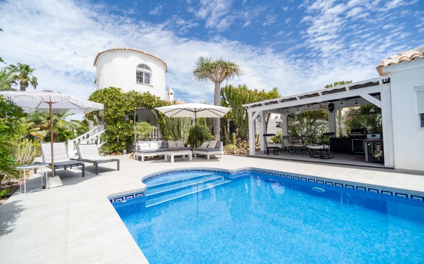 Herverkoop - Villa -
Torrevieja - La Siesta