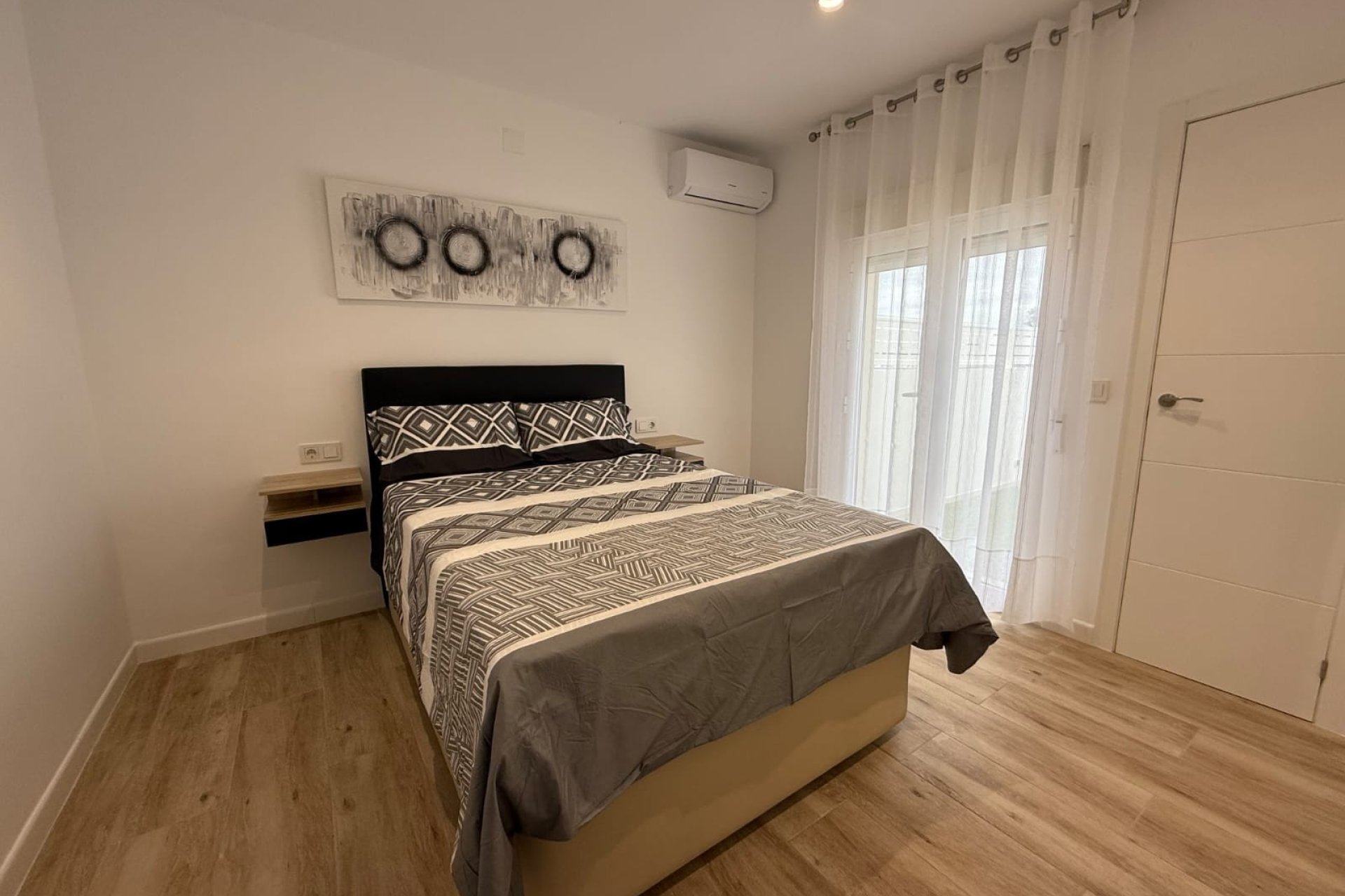 Herverkoop - Villa -
Torrevieja - La Siesta