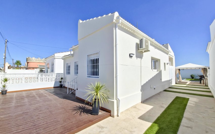 Herverkoop - Villa -
Torrevieja - La Siesta