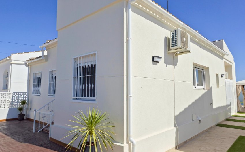 Herverkoop - Villa -
Torrevieja - La Siesta