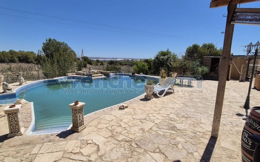 Herverkoop - Villa -
Torrevieja - Los Balcones