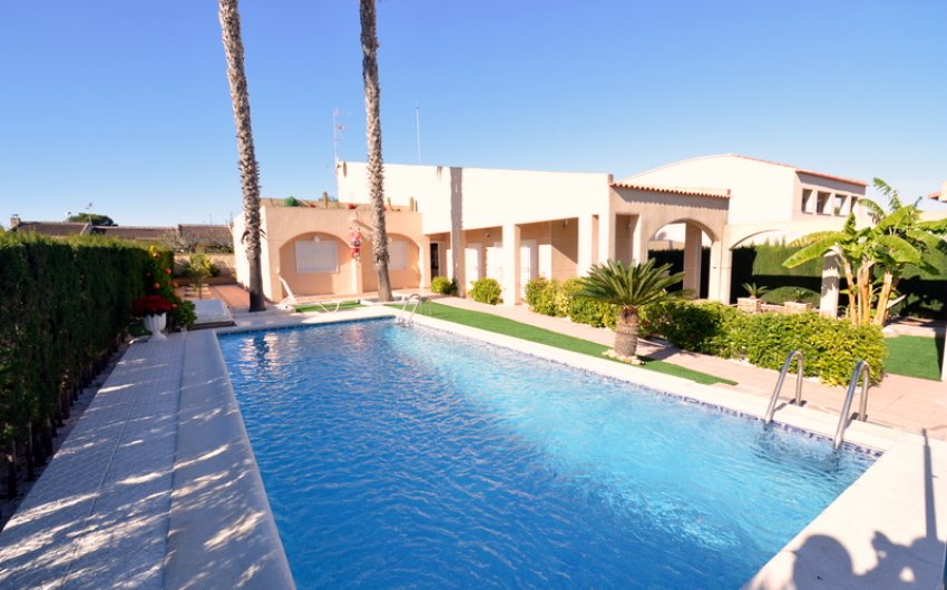 Herverkoop - Villa -
Torrevieja - Los Balcones