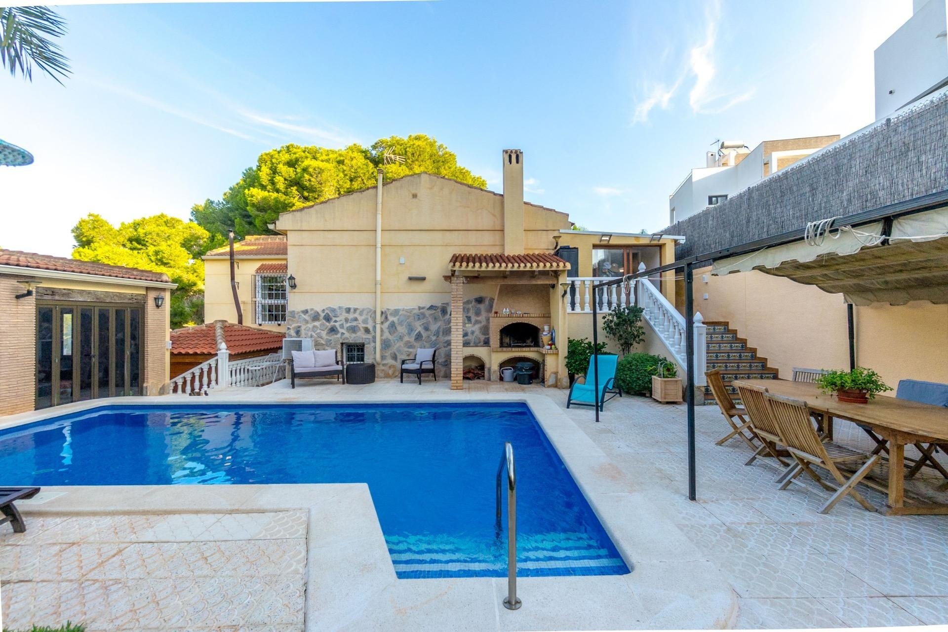 Herverkoop - Villa -
Torrevieja - Los Balcones