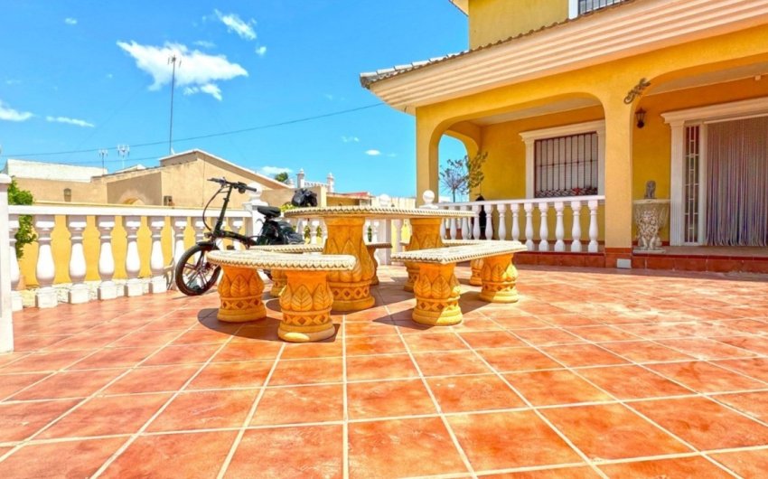 Herverkoop - Villa -
Torrevieja - Los Balcones