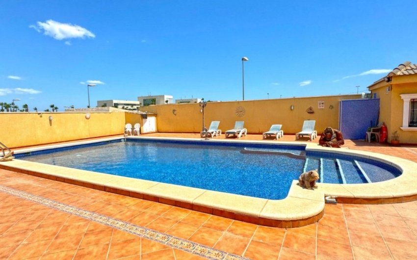 Herverkoop - Villa -
Torrevieja - Los Balcones