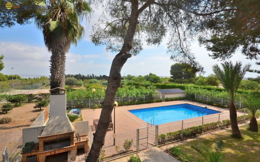 Herverkoop - Villa -
Torrevieja - Los Balcones