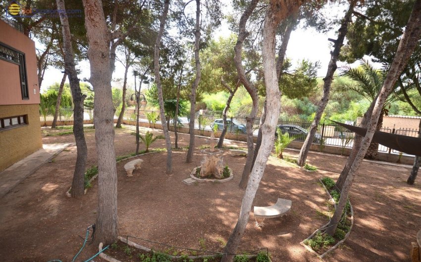 Herverkoop - Villa -
Torrevieja - Los Balcones