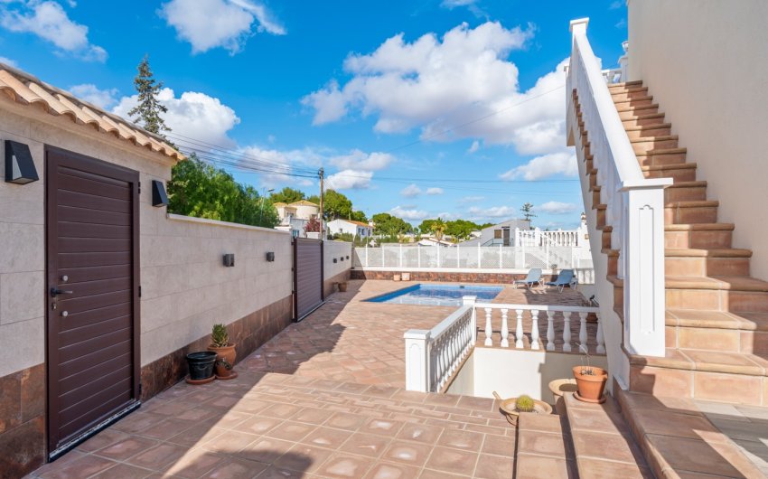 Herverkoop - Villa -
Torrevieja - Los Balcones