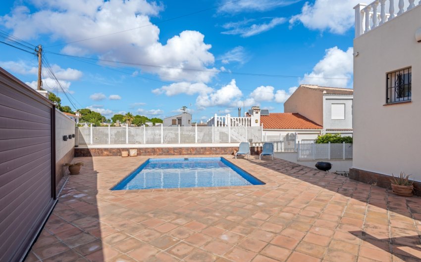 Herverkoop - Villa -
Torrevieja - Los Balcones