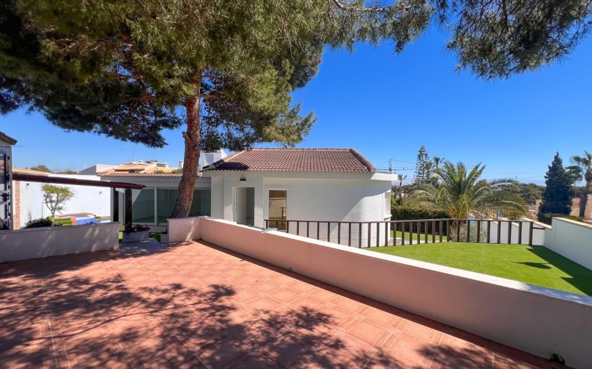 Herverkoop - Villa -
Torrevieja - Los Balcones