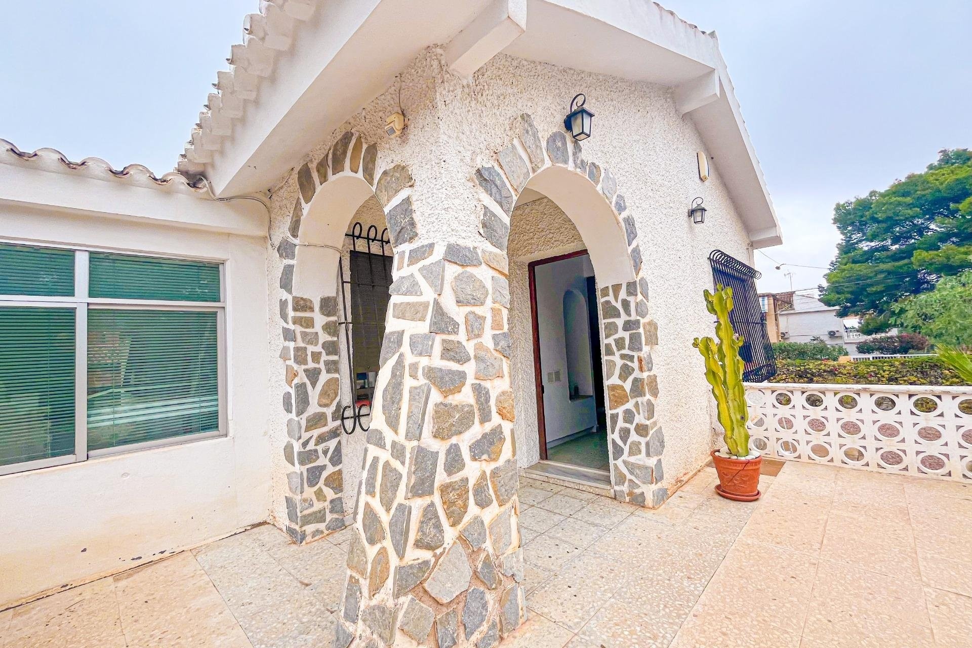Herverkoop - Villa -
Torrevieja - Los Balcones