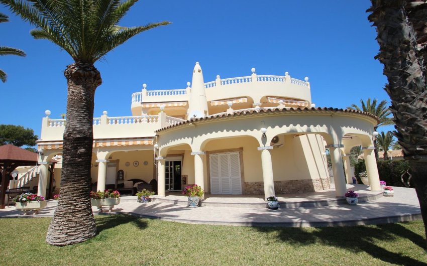 Herverkoop - Villa -
Torrevieja - Punta Prima