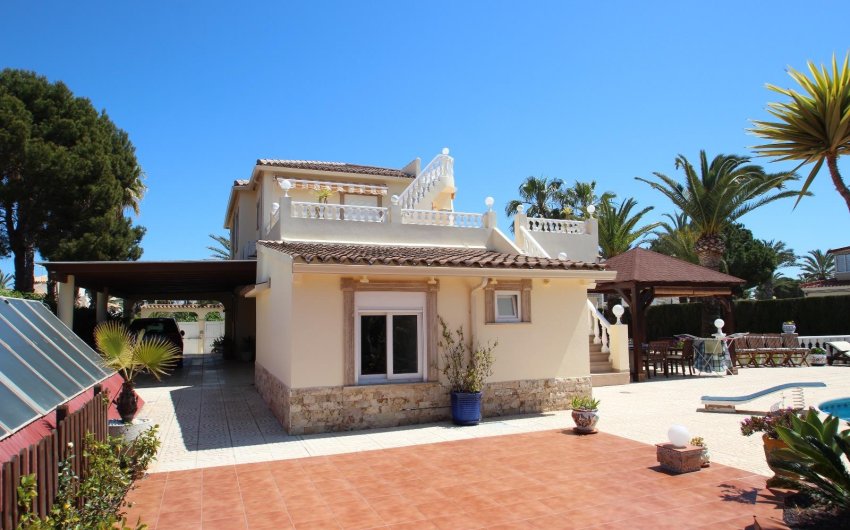 Herverkoop - Villa -
Torrevieja - Punta Prima