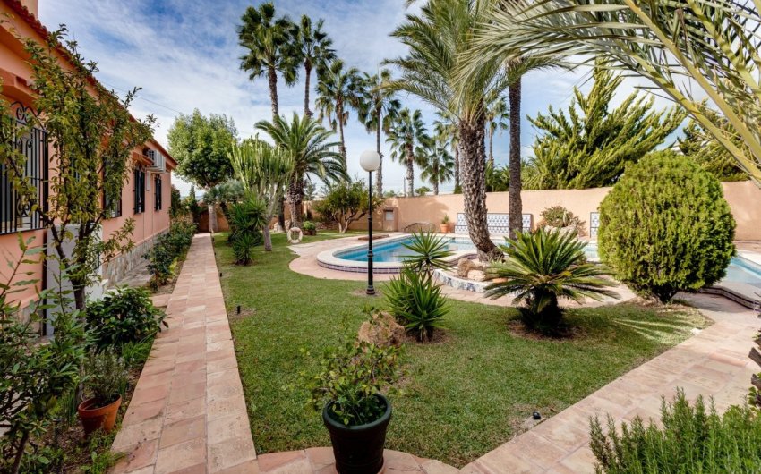 Herverkoop - Villa -
Torrevieja - San Luis