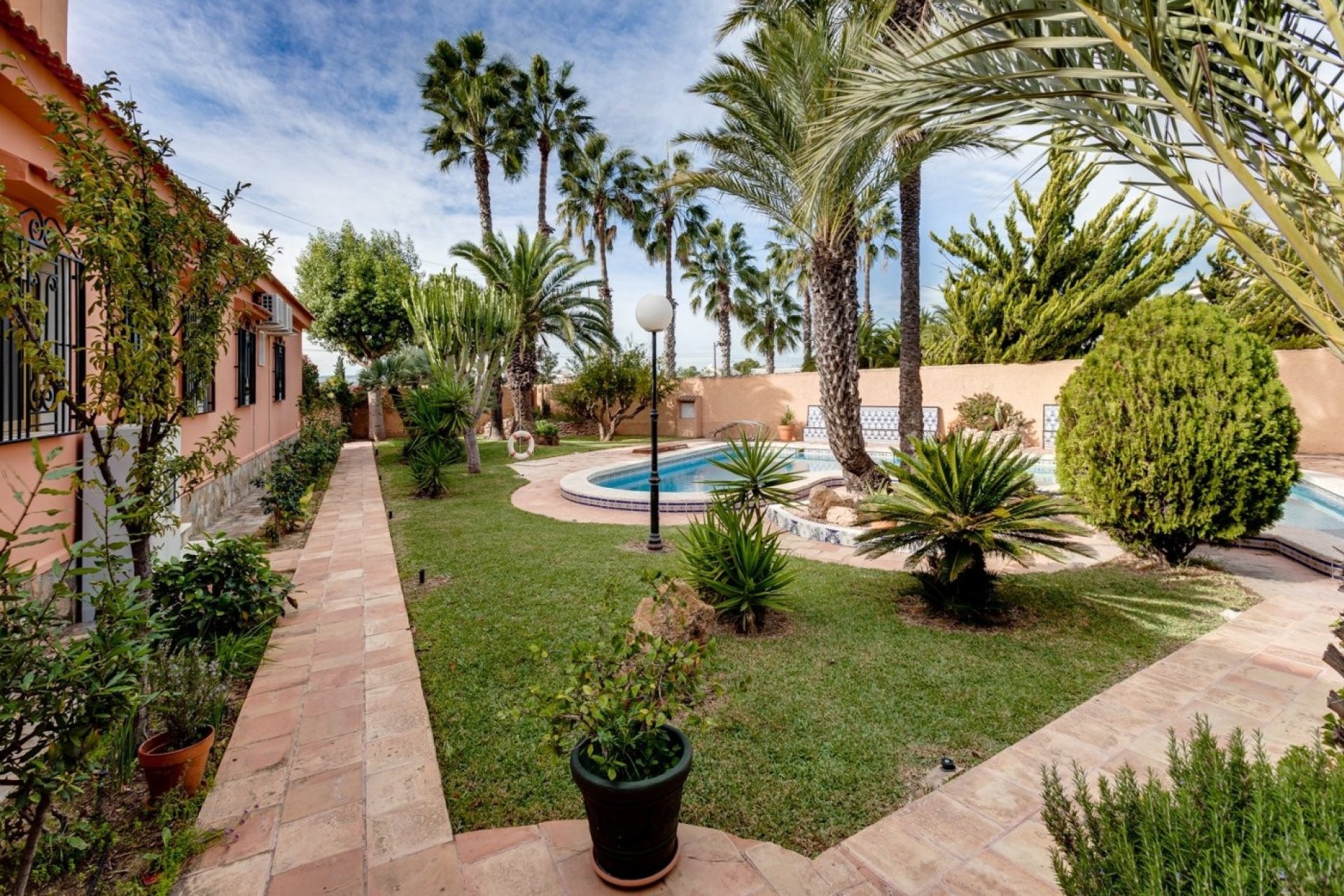 Herverkoop - Villa -
Torrevieja - San Luis