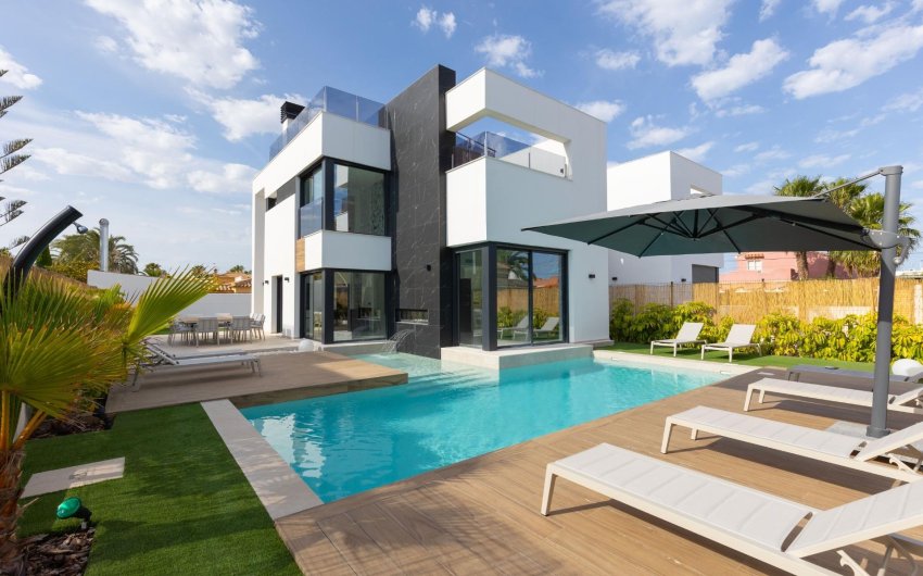 Herverkoop - Villa -
Torrevieja - Torreta Florida