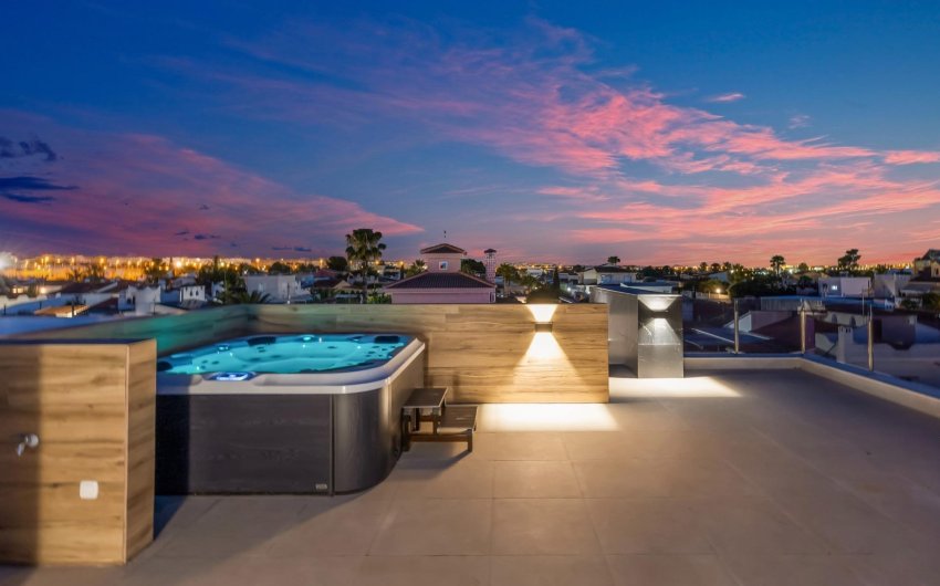 Herverkoop - Villa -
Torrevieja - Torreta Florida