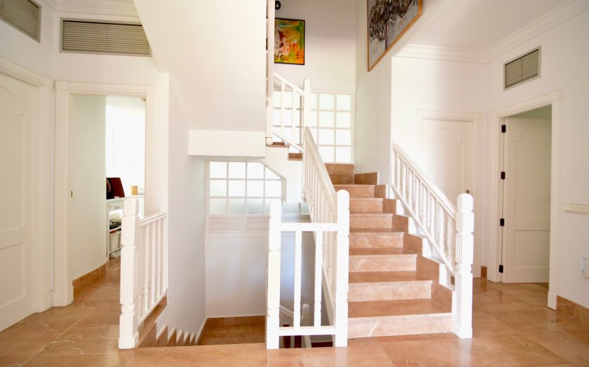 Herverkoop - Villa -
Torrevieja - Torreta