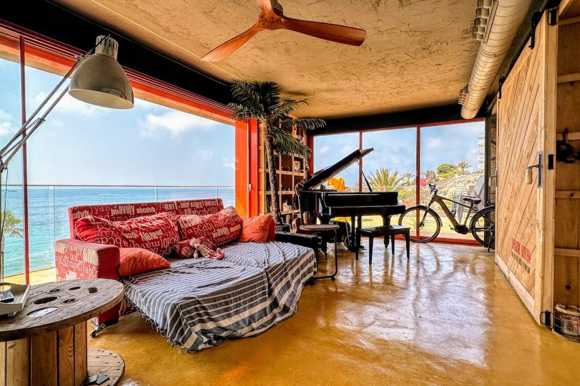 Herverkoop - Villa -
Villajoyosa