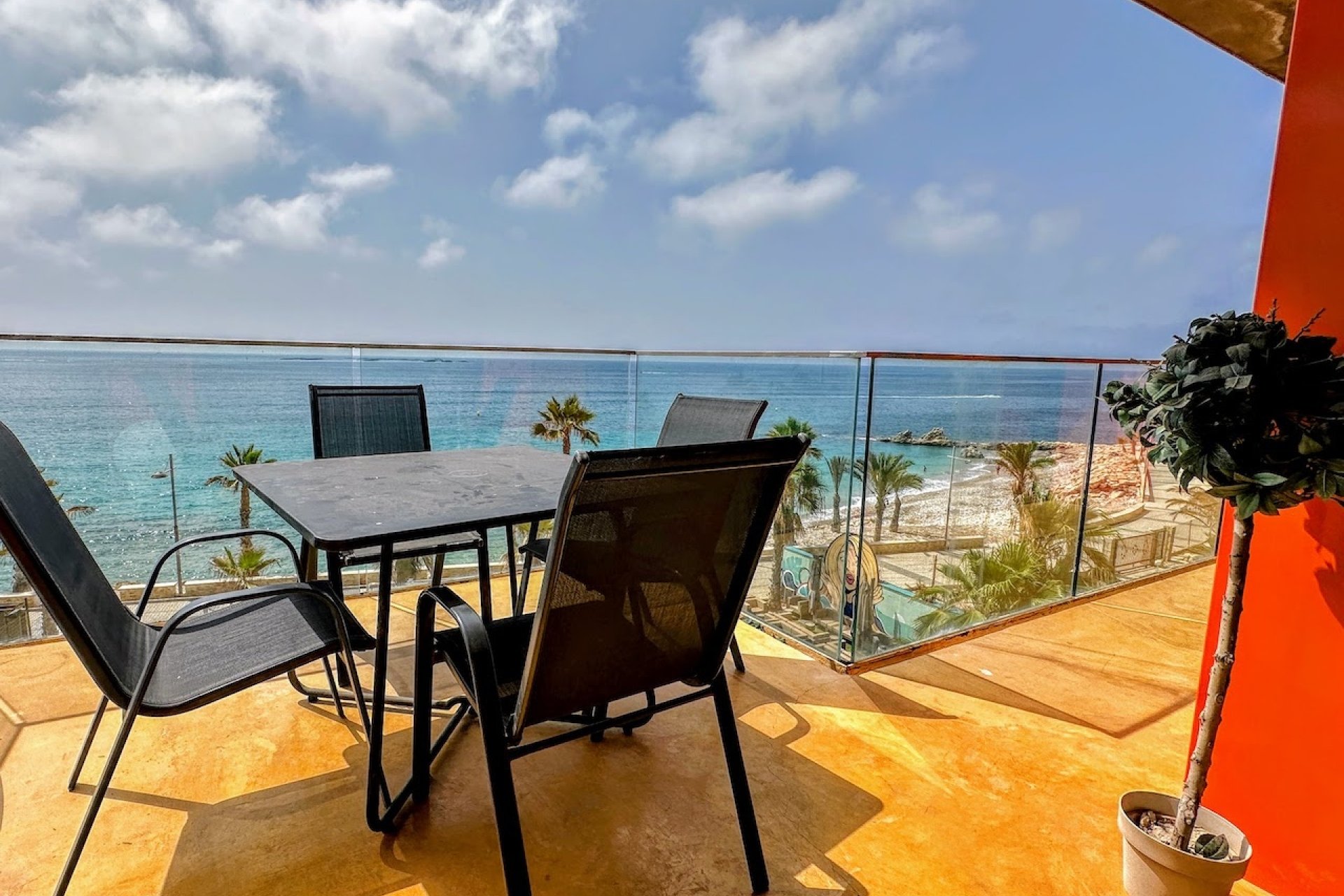 Herverkoop - Villa -
Villajoyosa