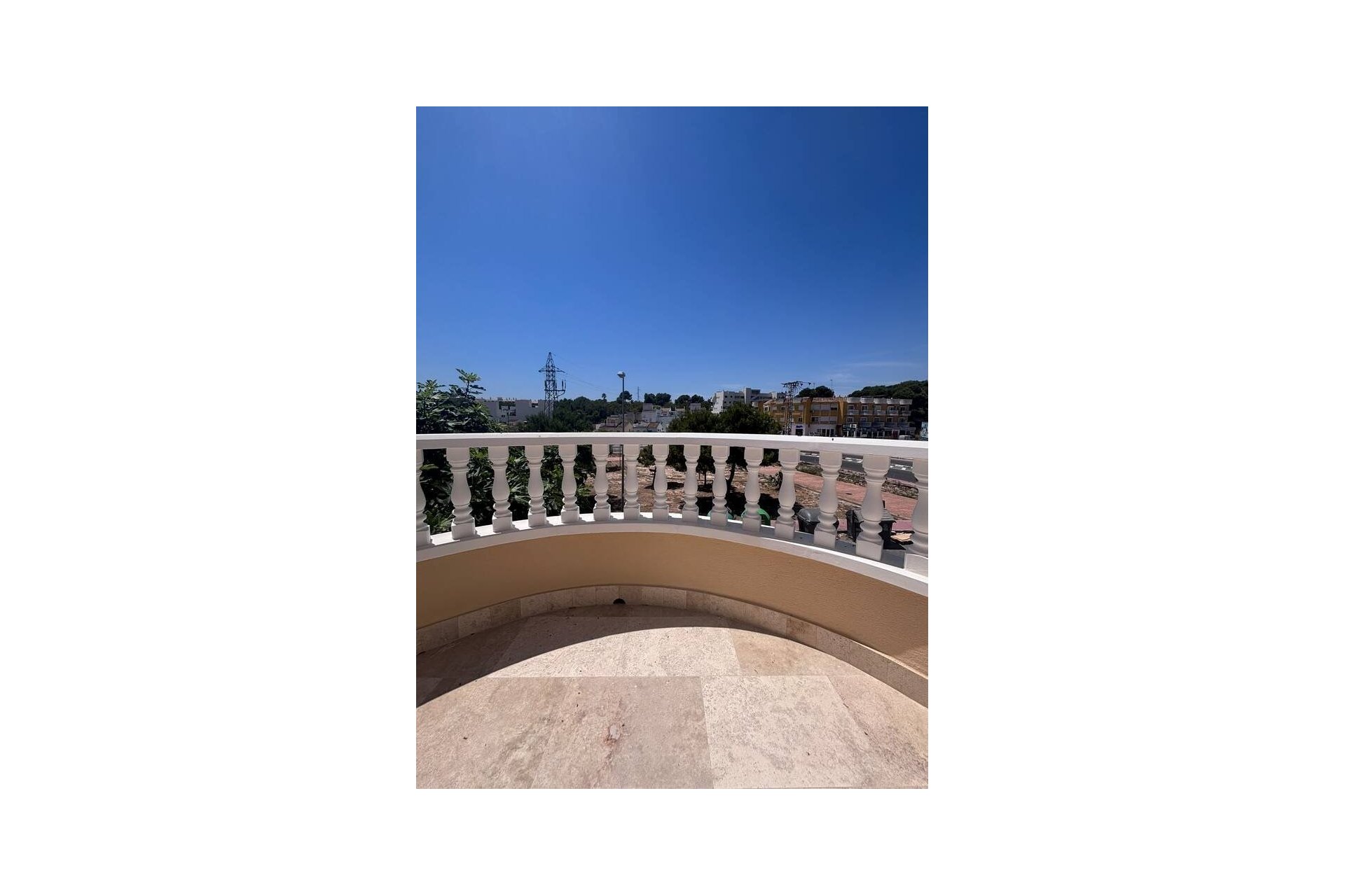 Herverkoop - Villa -
Villamartin - Costa Blanca