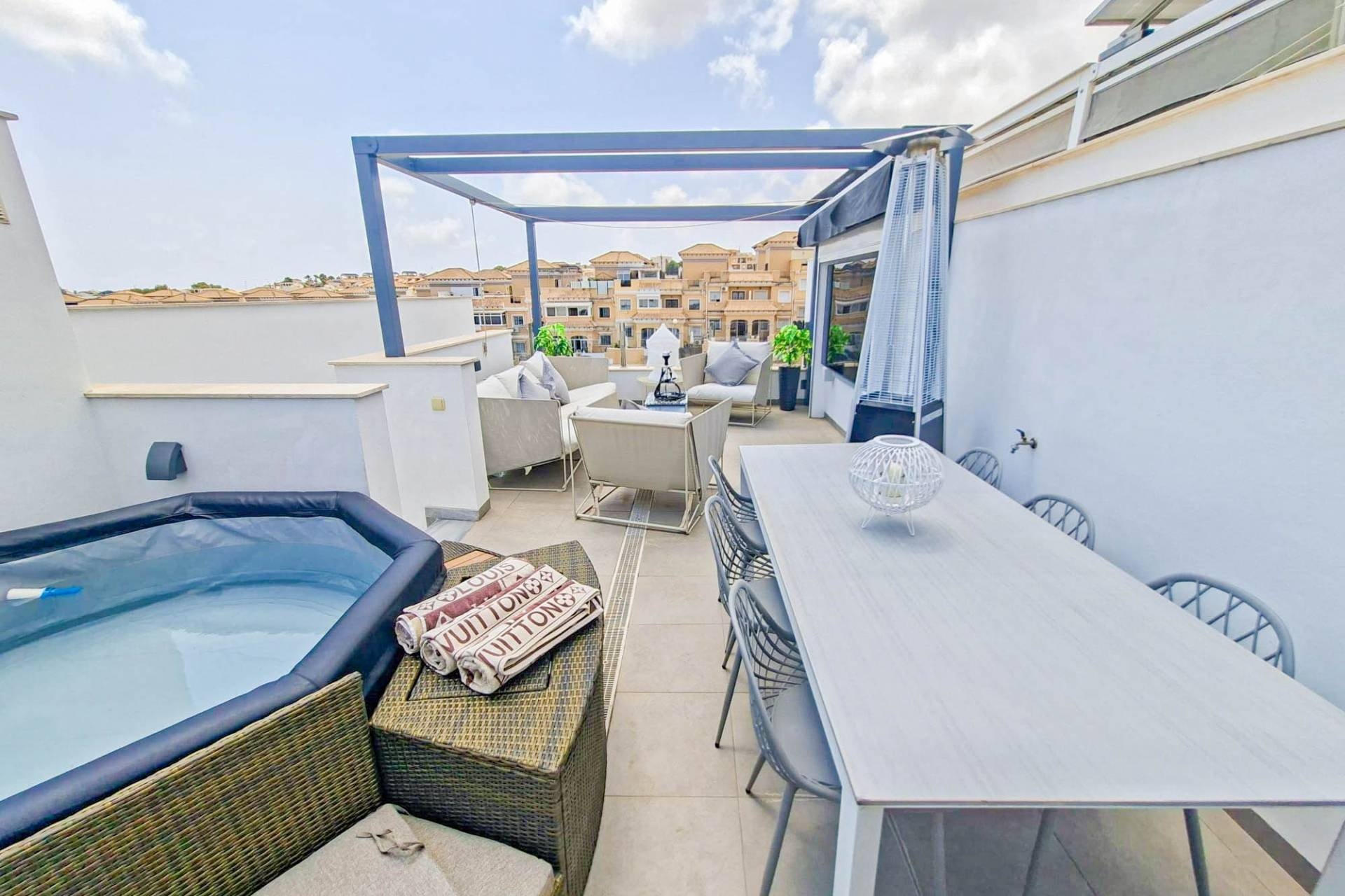Herverkoop - Villa -
Villamartin - Costa Blanca