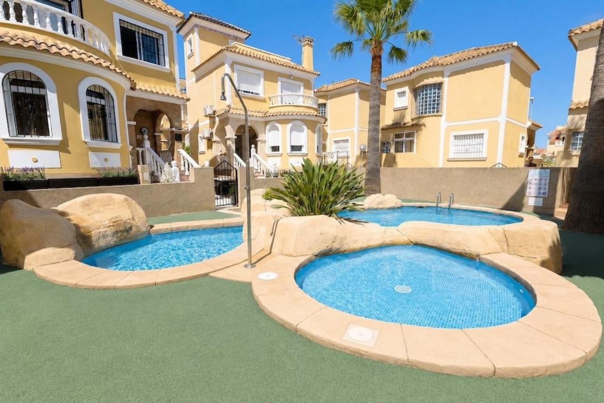 Herverkoop - Villa -
Villamartin - Costa Blanca