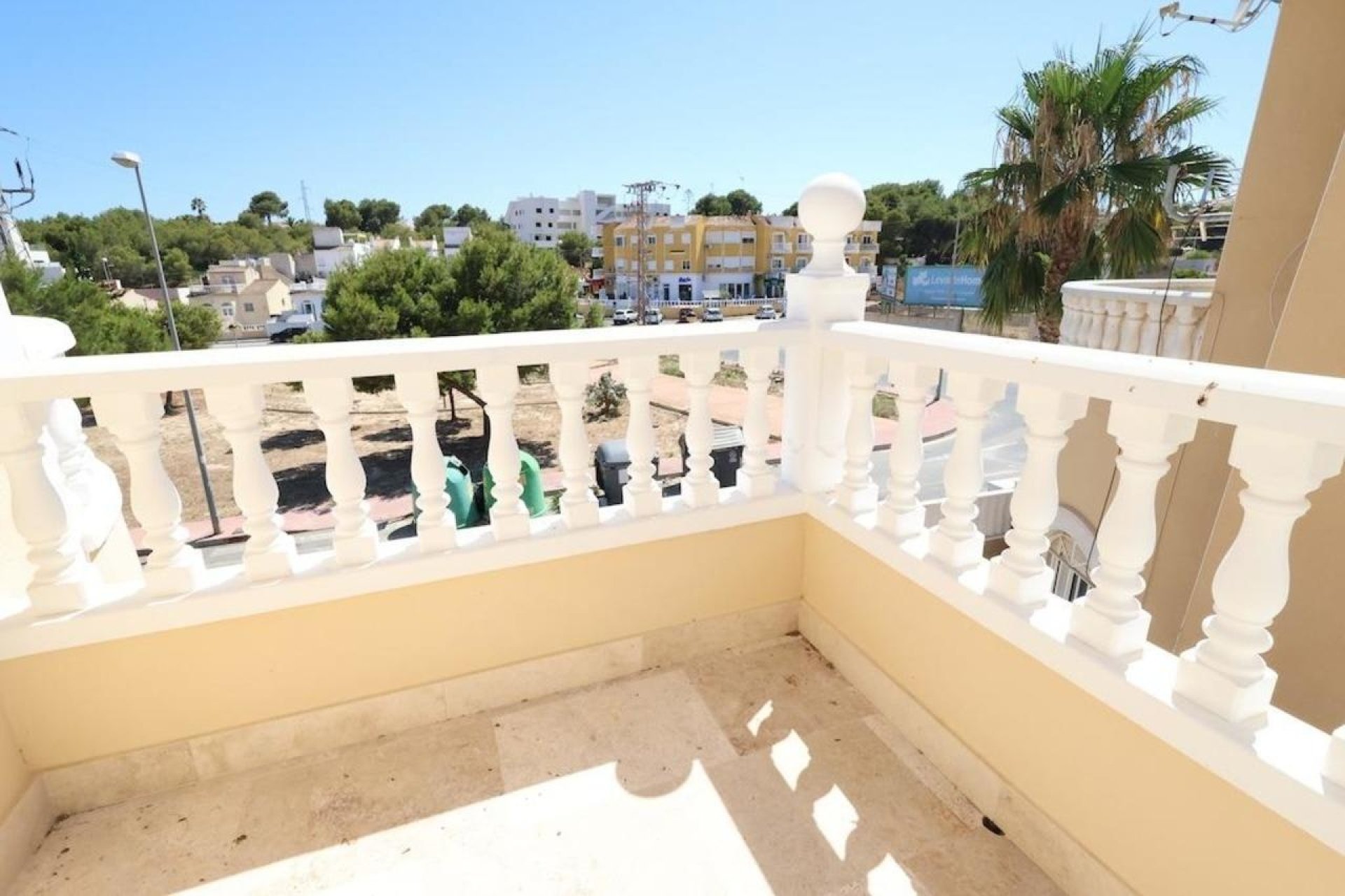 Herverkoop - Villa -
Villamartin - Costa Blanca