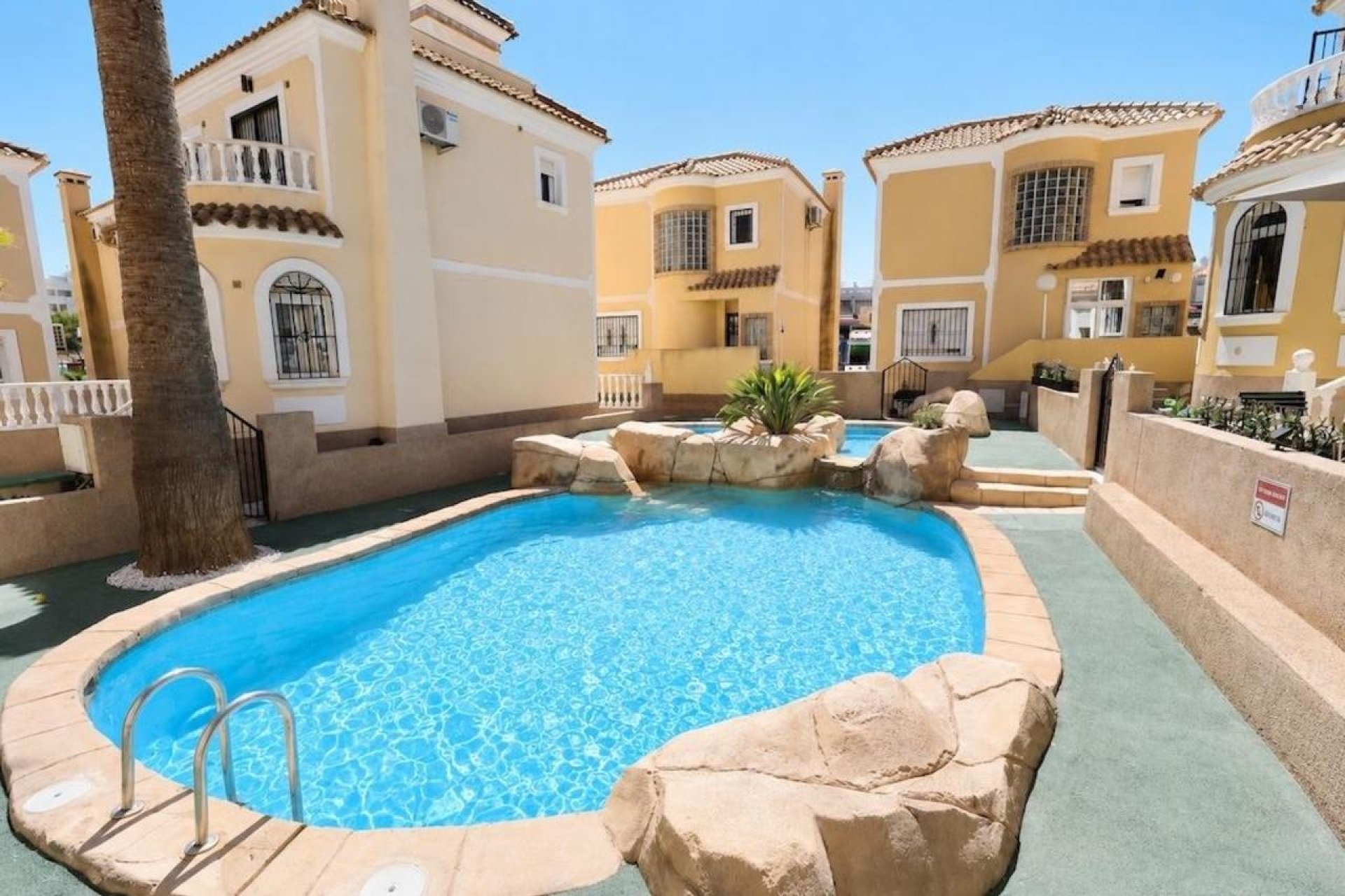 Herverkoop - Villa -
Villamartin - Costa Blanca