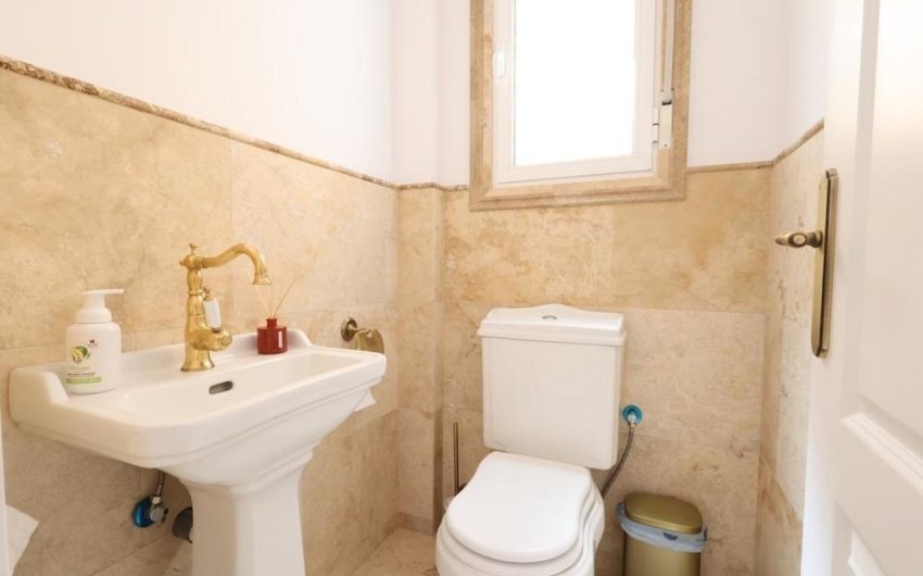 Herverkoop - Villa -
Villamartin - Costa Blanca