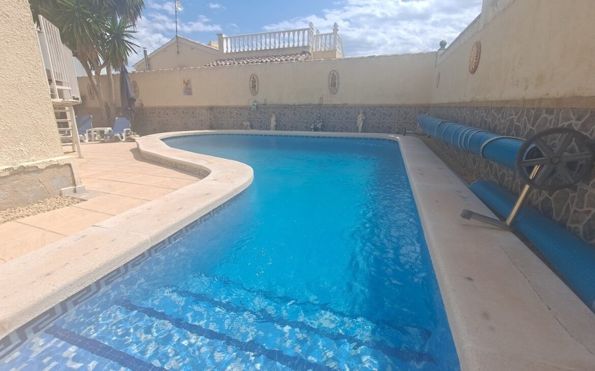 Herverkoop - Villa -
Villamartin - Costa Blanca