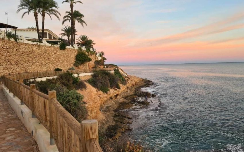 Herverkoop - Villa -
Villamartin - Costa Blanca