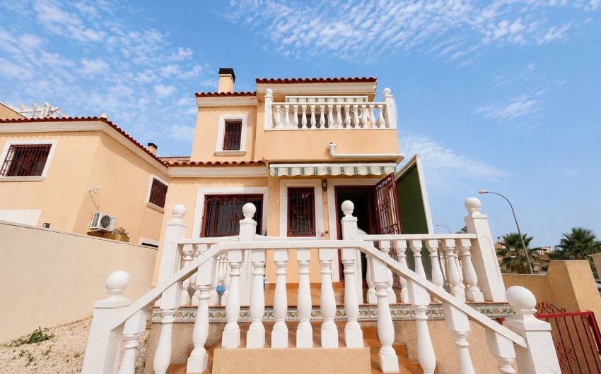 Herverkoop - Villa -
Villamartin - Costa Blanca