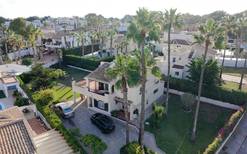 Herverkoop - Villa -
Villamartin - Costa Blanca