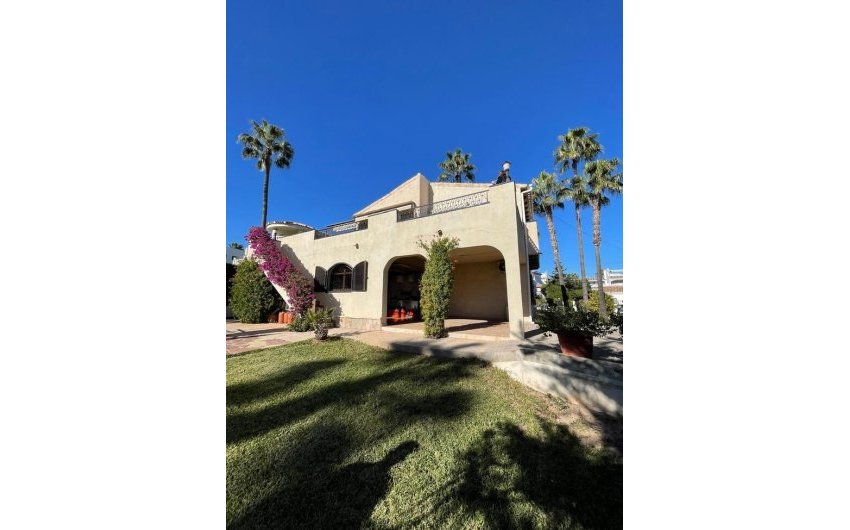 Herverkoop - Villa -
Villamartin - Costa Blanca