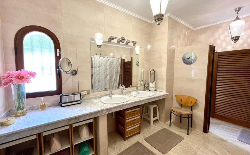 Herverkoop - Villa -
Villamartin - Costa Blanca